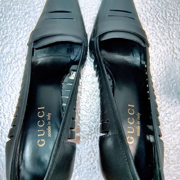 GUCCI Black Leather Laser Cut Square Toe Pumps, Size 35 - Picture 4 of 10